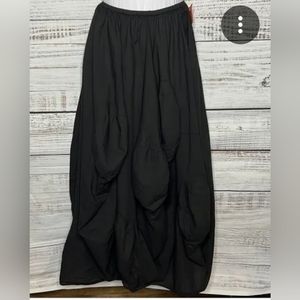 Luna Luz black parachute skirt